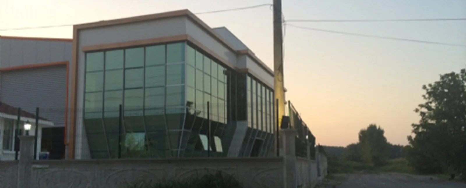 Çit, izolasyon ve yardımcı saha sistemleri